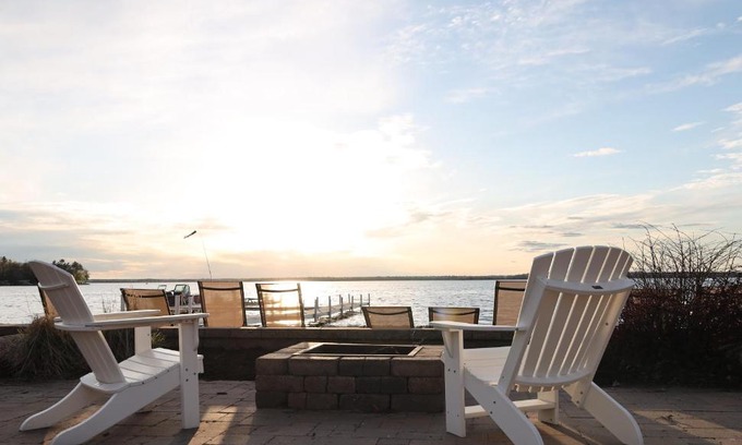 Nisswa Apartment | Lakeside Gull Lake Condo, Playground, Firepit, Boat Rentals