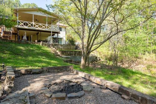 Fairfield Bay House | Lakeside Livin' in Fairfield Bay