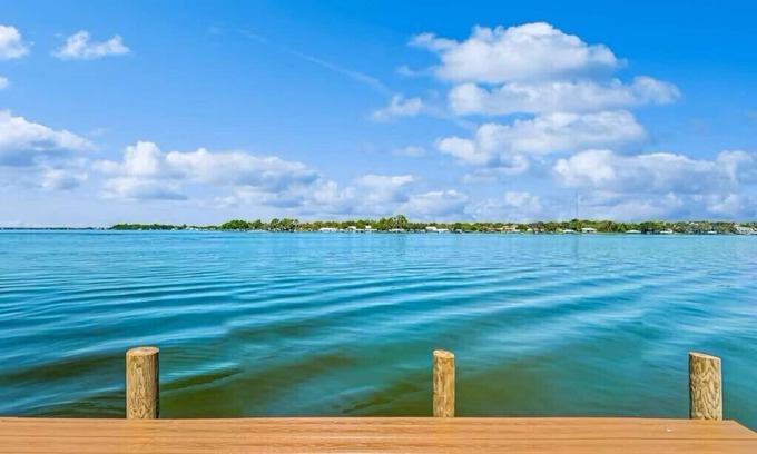 Lake Placid House | Lakeside Paradise Escape: Large Lakefront home W/Dock, Boatlift & Jet Ski Float