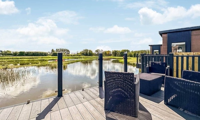 Poulton-le-Fylde Ski Chalet | Lakeside Retreat VIP