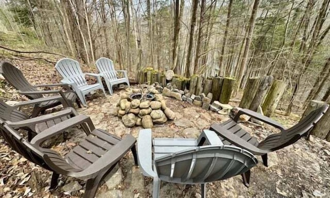 Smithville Ski Chalet | Lakeside Treehouse Near Center Hill Lake
