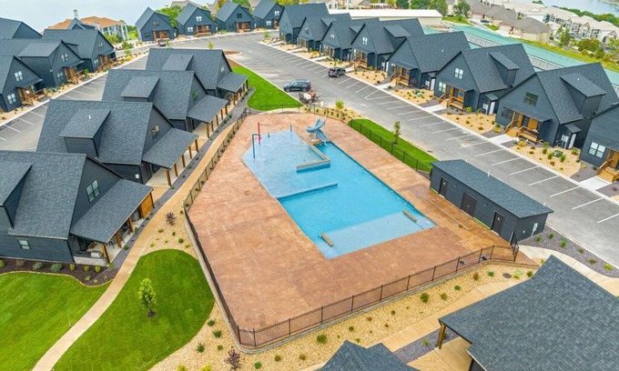 Hollister Cabin | Lakeview! Indoor Pool! Pool Table!