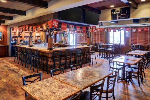 Fort Saskatchewan Hotel | Lakeview Inns & Suites - Fort Saskatchewan