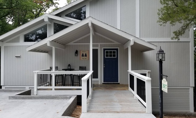 Osage Beach House | "Lakeview Lodge" at Tan Tar A with Hot Tub!