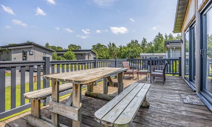 Woodhall Spa Ski Chalet | Lakeview Premier Pet Friendly