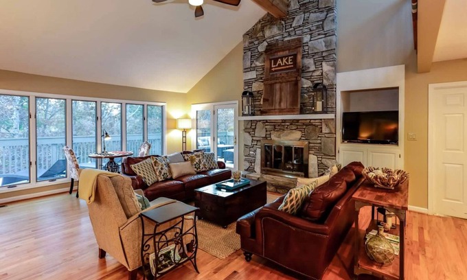 Lake Lure House | Lakeview Retreat at Rumbling Bald