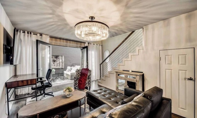 Old East Dallas Condo | Lakewood loft with serene pool views, luxury interiors, and prime Dallas location.