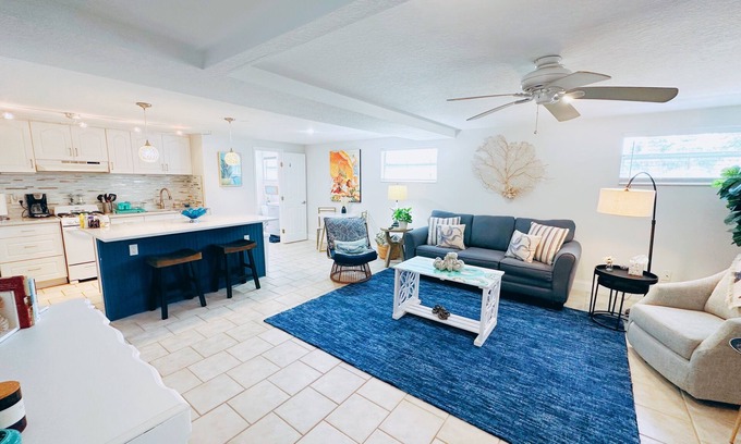 Horton Shores Apartment | LaLa`s Beach House, Two! - Walking Distance to the Beach and Great Shopping!