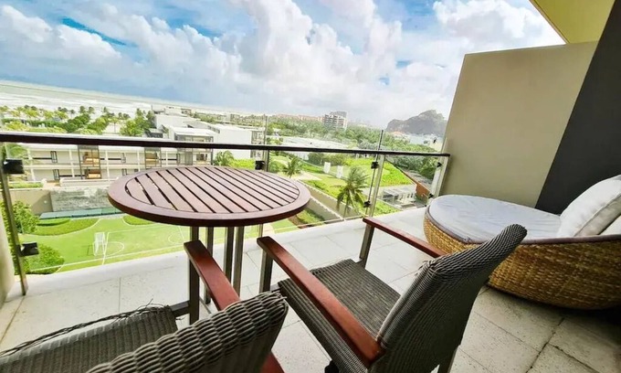 Ngu Hanh Son House | Lalahouses - 2BR Ocean View Apt in Huyatt Regency