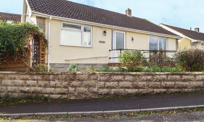 Cheddar House | LAMORA, pet friendly, with a garden in Cheddar