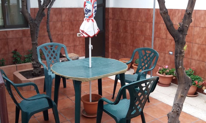Agaete House | LAND HOUSE WITH TERRACE AND GARDEN.
