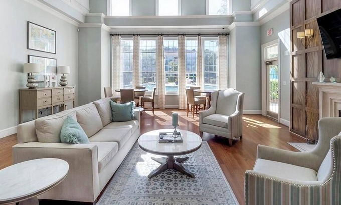 Mount Pleasant Apartment | Landing at Belle Hall Apartments - 1 Bedroom in Downtown Mount Pleasant