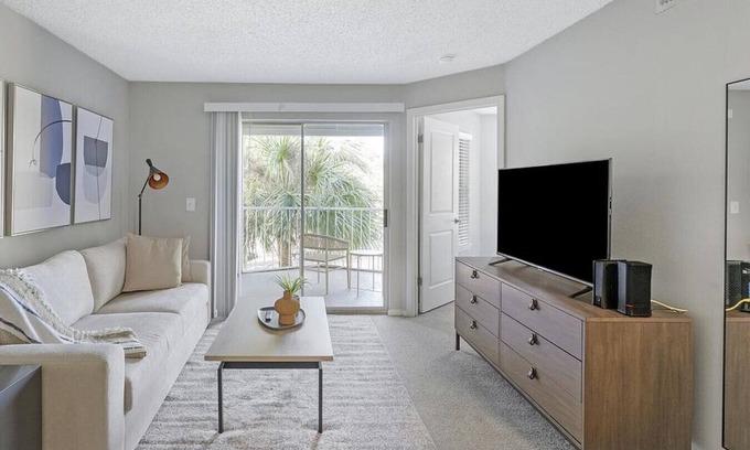 University Apartment | Landing at Caribbean Breeze - 1 Bedroom in University