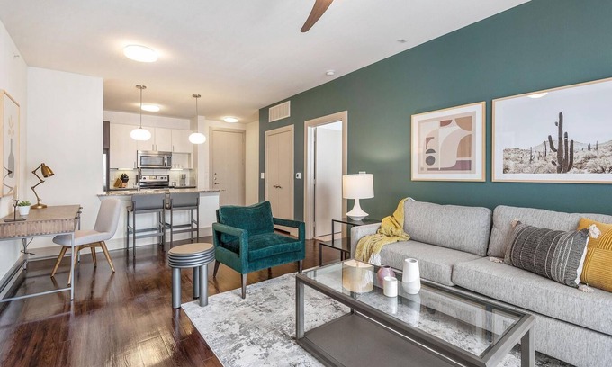 Brady Arts District Apartment | Landing at Flats on Archer - 1 Bedroom in Downtown