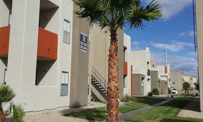 Rancho Oakey Apartment | Landing at Helix Apartments - 1 Bedroom in Rancho Oakey