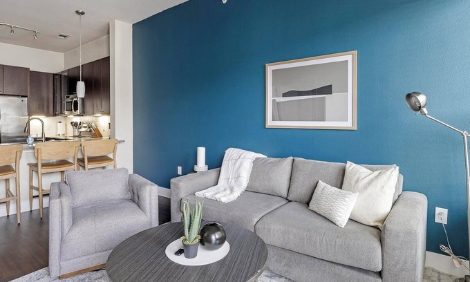 Old East Dallas Apartment | Landing at Macallan on Ross - 1 Bedroom in Upto.