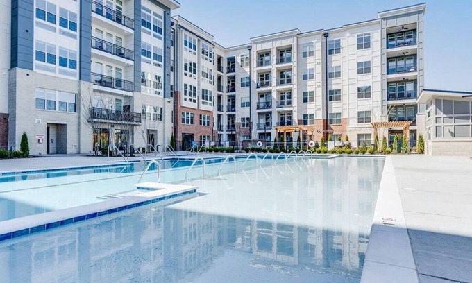 Franklin Apartment | Landing at McEwen Northside I - 1 Bedroom in Downtown Franklin