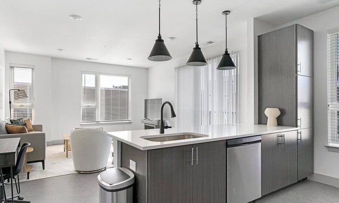 Richmond Apartment | Landing at Sphere - 1 Bedroom in Chamberlayne Industrial Center