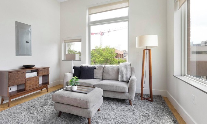 Cherry Creek Apartment | Landing at Studio 135 - 1 Bedroom in Cherry Creek