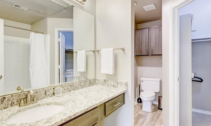Las Colinas Apartment | Landing at The Station at MacArthur - 1 Bedroom in Las Colinas