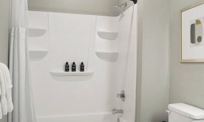 Fort Myers Apartment | Landing | Beautiful 2BD, Gym, Yoga Studio