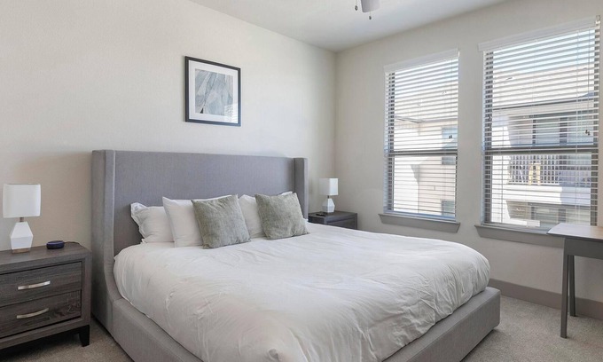 Manor Apartment | Landing | Beautiful 2BD, Clubhouse, Courtyard