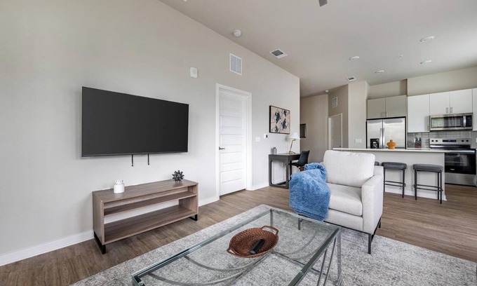 Wimauma Apartment | Landing | Beautiful 2BD, Gym, Pool