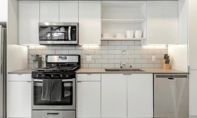 Candler Apartment | Landing | Beautiful 1BD, Pool, Clubhouse