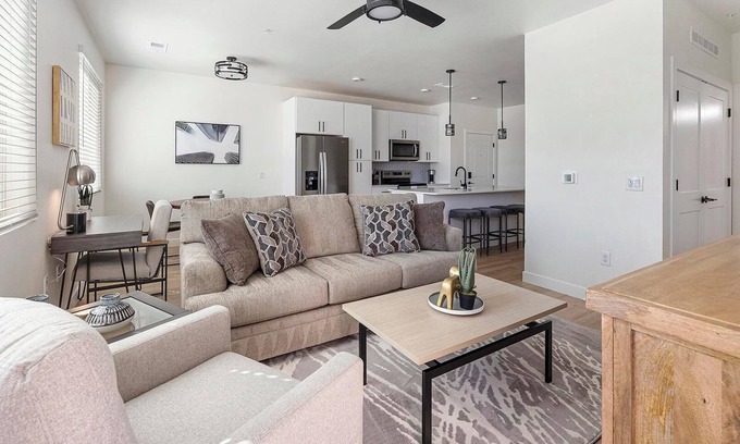Casa Grande Apartment | Landing | Chic 1BD, Clubhouse, Gym
