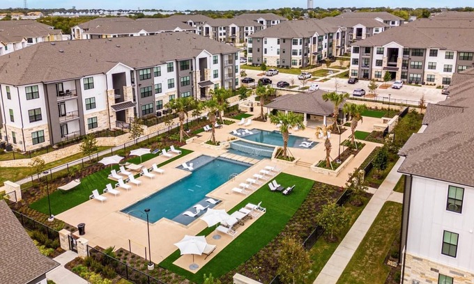 Pflugerville Apartment | Landing | Chic 1BD, Pool, Game Room