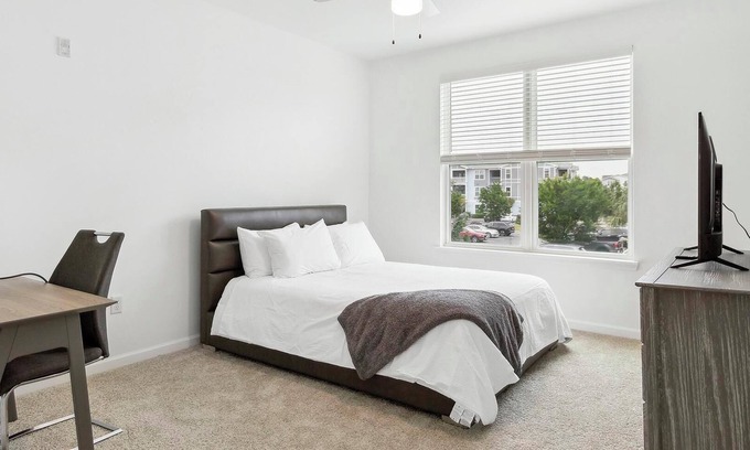 Eden Apartment | Landing | Chic 1BD, Pool, Clubhouse