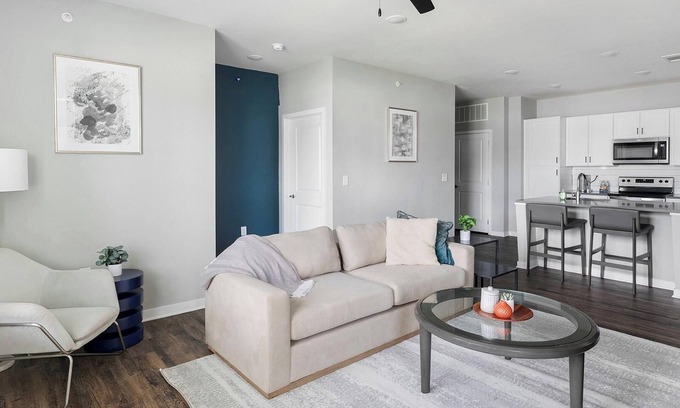 Madison Apartment | Landing | Incredible 2BD, Pool, Gym