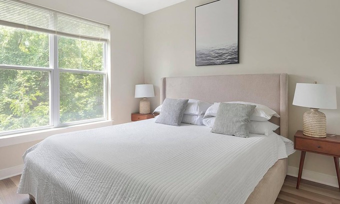 Chillum Apartment | Landing | Incredible 1BD, Gym, Pool