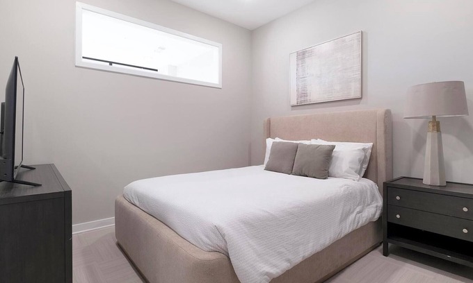 Civil Rights Historic District Apartment | Landing | Modern 1BD in Fountain Heights
