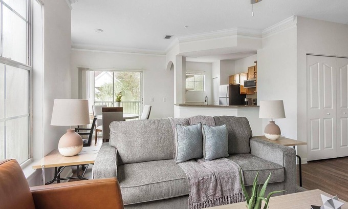 Southside Apartment | Landing | Modern 1BD, Yoga Studio