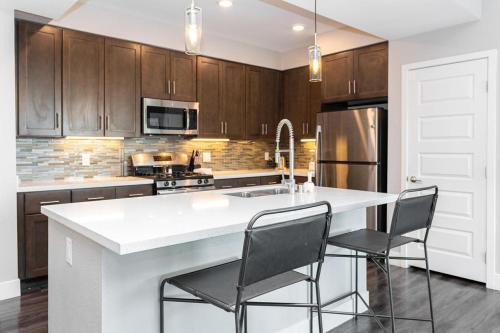 Rhodes Ranch Apartment | Landing Modern Apartment with Amazing Amenities (ID4135)