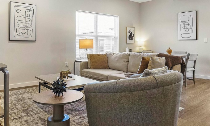 Cartersburg Apartment | Landing | Spectacular 2BD, Pool, Gym