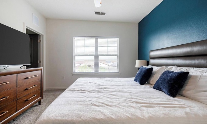 Tropic Apartment | Landing | Spectacular 1BD, Pool, Gym