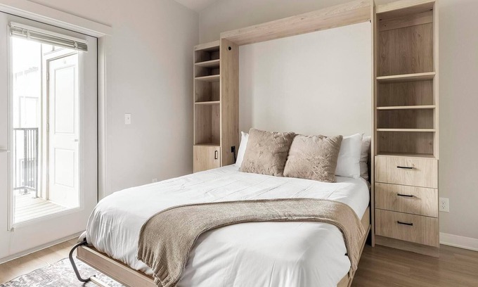 Woodburn Apartment | Landing | Spectacular Studio, Gym, Clubhouse