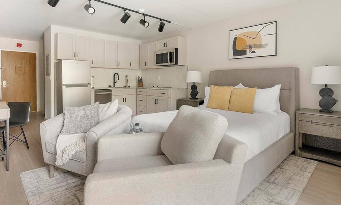 Northeast Raleigh Apartment | Landing | Stylish Studio, Pool, Gym