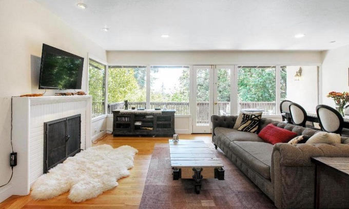 Berkeley Apartment | Landmark North Berkeley home