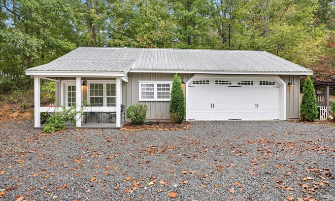 Lookout Mountain Apartment | Lane's End Cottage | Quaint Apartment | 7 Day Minimum