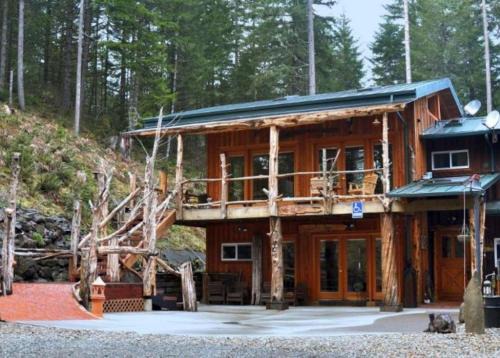 Saginaw Bed & Breakfast | LANZAROTTA Bed and Breakfast