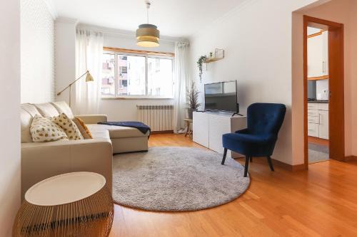 Sao Domingos de Benfica Apartment | Laranjeiras Design by Homing