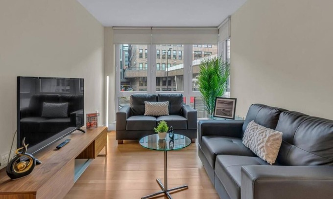 Greenwich West Apartment | Large 1 Bed Apartment London Cutty Sark Greenwich Canary Wharf