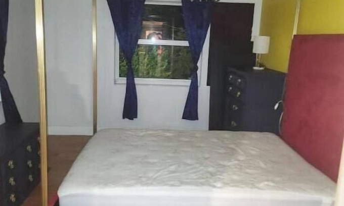 Fort Myers Apartment | Large 3 bedroom 1 bath near downtown Ft. Myers
