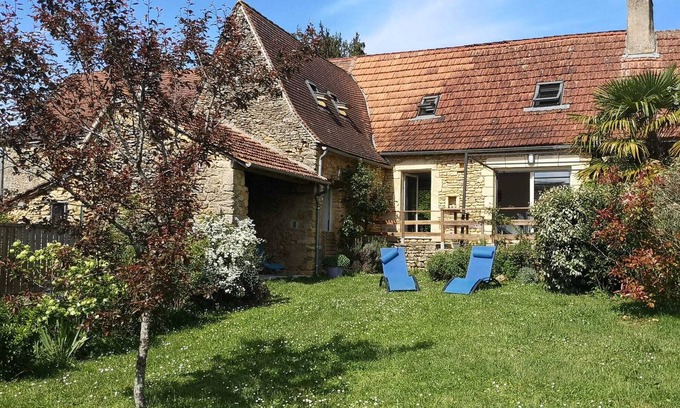 Savignac-de-Miremont House | Large 3★ gîte, nature&comfort in the heart of Périgord Noir near exceptional sites
