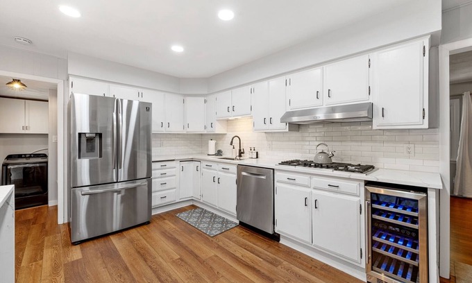 Bridgman House | Large 3 Story Home W Hot Tub & Stunning Private Pool