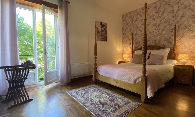 Coutens House | Large 4-star holiday home with swimming pool, onsite bike hire close to Mirepoix