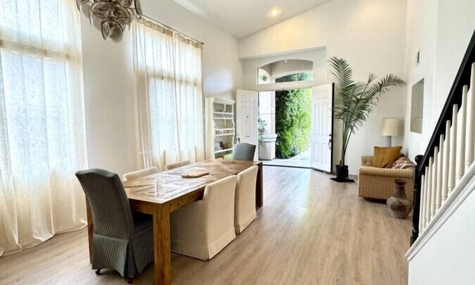 Camarillo House | Large 5-Bedroom Home, near Beach, Mountain Views